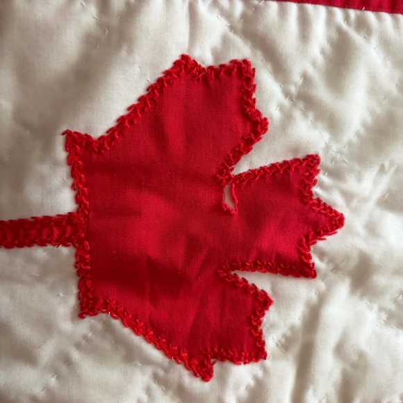 Vintage Red and White Canadian Flag Quilt 🇨🇦 - Picture 14 of 16